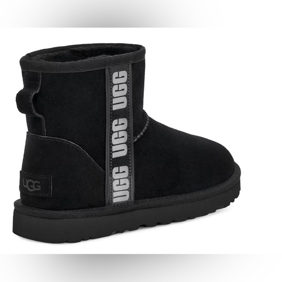 UGG Classic Mini II Boot - Picture 4 of 5